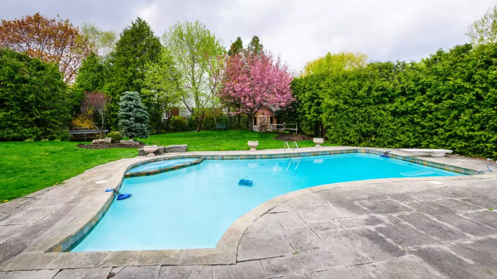 Economize dinheiro e evite danos causados pela água: Dicas para prevenir e consertar vazamentos em piscinas 3 Sinais de vazamentos em piscinas